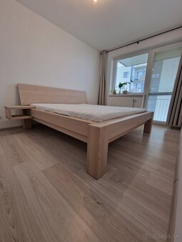 Masívna manželaká postel - 7