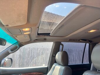 TOYOTA LAND CRUISER - 7