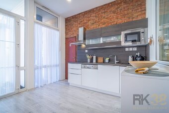 Dva priestranné apartmány v centre Popradu - 7