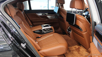 BMW M760Li xDrive Limousine, jediný "rukavičkový" majiteľ - 7