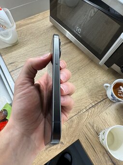 iPhone 15 PRO • 256 GB • TOP STAV - 7