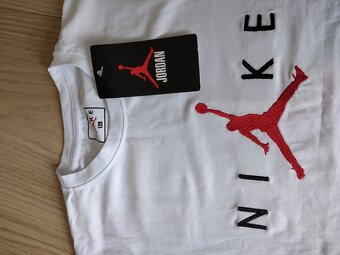 Členkové AIR Jordan a tričko - 7