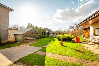 Rodinný dom s krásnou záhradou - 7