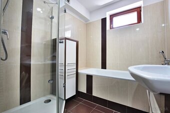 Dvojgeneračný rodinný dom v centre Malinova - 7