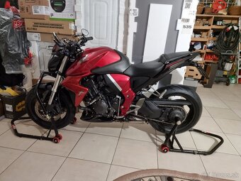 Honda CB1000R 2010 - 7