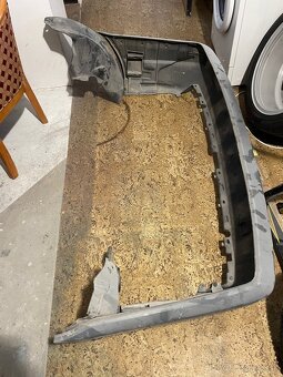 nárazník BMW E36 sedan – 15 € - 7