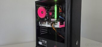 Intel i5 10400, 16GB Ram, M.2 512GB + HDD 2TB, RX 6600XT 8GB - 7