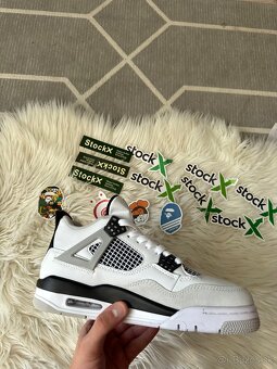 Jordan 4 - 7