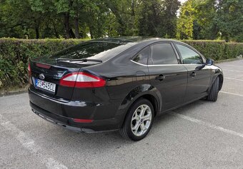 Ford Mondeo sedan - 7