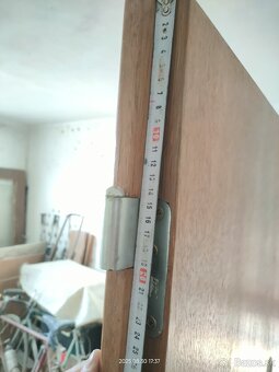 PRAVÉ dvere masív buk vchodové vonkajšie - 7