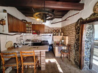 Menší rodinný dom v obci Lesíček -20 km od mesta Prešov - 7