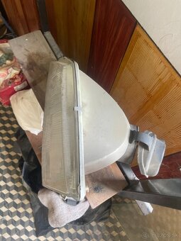 Ľavý predný svetlomet VALEO pre Peugeot 106 - 7