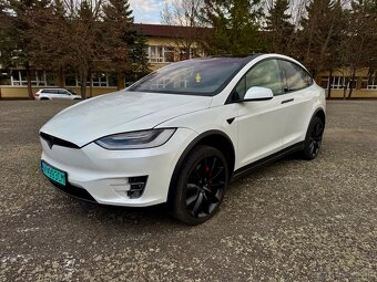 Tesla Model X - 7
