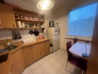 NA PREDAJ: 1 izb. byt 31,50 m2, 2 posch. Ďumbierska, BB - 7