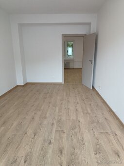 Zlacnené - Nová rekonštrukcia 3i bytu Brezová pod Bradlom - 7