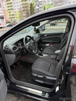 Ford Focus Combi 2.0 16V Duratech Ghia - 7