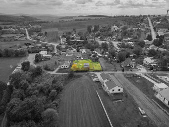 Exkluzívne iba u nás na predaj stavebný pozemok 1251m2 , Bre - 7