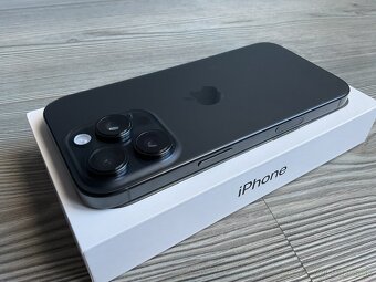 iPhone 16 Pro 128 GB čierny titán - 7
