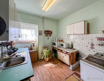 Veľký rodinný dom v obci Hrabičov (Žarnovica) - 7