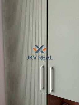 JKVreal ponúka na predaj štýlový 2-izbový byt s balkónom - 7