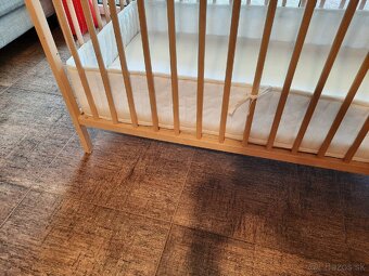 Detská postieľka IKEA, matrac, mantinel, plachty - 7