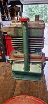 Kompresor 2 valec LIAZ - 7
