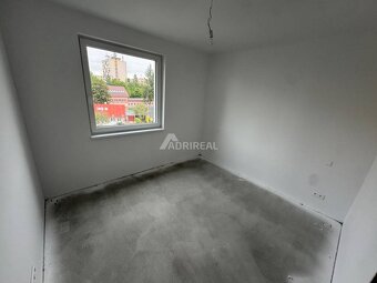 PREDAJ:3i byt s balkónom + 2 park. miesta; 75,41 m2; POPRAD; - 7