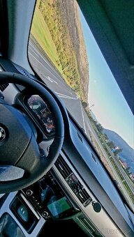 BMW e90 2008 - 7