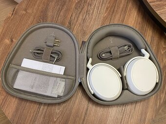 Sennheiser Momentum 4 - 7