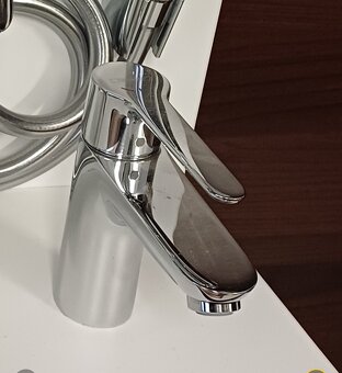 Umývadlo, sifón, 2x batérie Hansgohe - 7