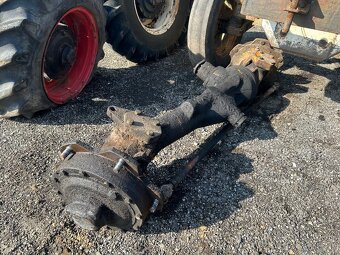 Predám diely na nakladač hon un 053 - 7