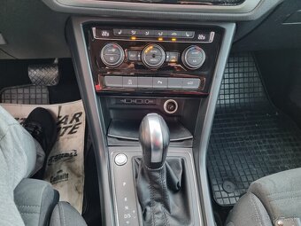 VW TOURAN, 2020 AUTOMAT - 7