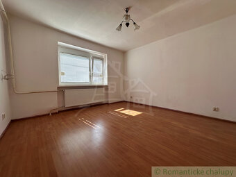 Predaj dlhého vidieckeho domu v Andovciach – pokojná lokal - 7