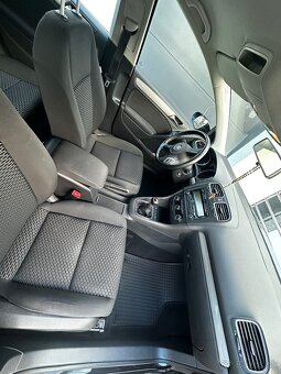 PREDÁM AUTO ZNAČKY VOLKSWAGEN GOLF - 7