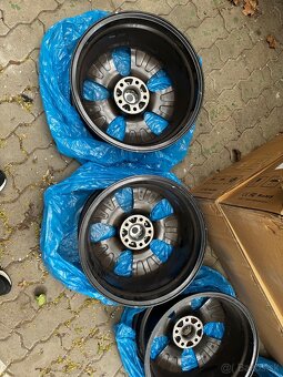 Barracuda VOLTEC J8×R18 - 5×114,3 - ET 45 - 7