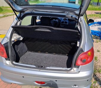 Peugeot 206 benzín 1,4 - 7