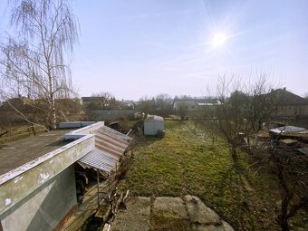 4 izbový poschodový rodinný dom s pozemkom 859 m2 v obci Lok - 7