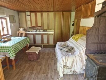 Na predaj murovanú chatu so záhradou v meste Prievidza. - 7