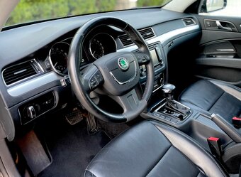 Skoda Superb Combi 2.0 TDI DSG 4X4 Elegance Max - 7