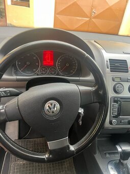 Volkswagen Touran 1.9 TDI DSG – 7 miestny van - 7