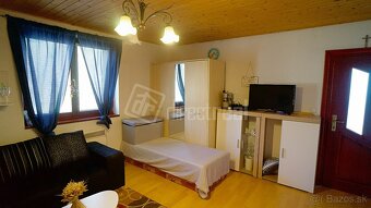 Krásny rodinný dom na Liptove so slnečným pozemkom a potokom - 7