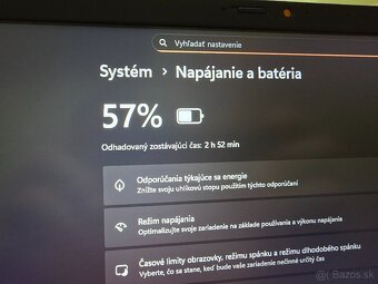 Velky 17.3 palcovy Asus Vivobook s17 model 2023 s procesorom - 7