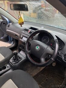 ROZPREDÁM Škoda Octavia 2 1.6 85kw FSi pred facelift - 7