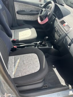 ŠKODA FÁBIA 1.4 MPI 11/2002 - 7