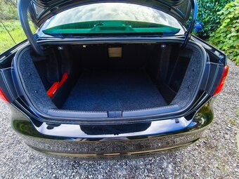 Predám VW Jetta 1.6Tdi DSG - 7