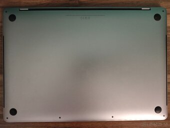 MacBook Pro 15 2019 | i7 • 16GB • 256GB SSD - 7