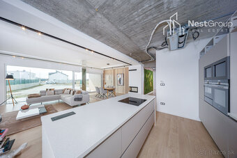 ZNÍŽENÁ CENA - DIZAJNOVÁ 5- IZBOVÁ VILA S POZEMKOM 1127m2, S - 7