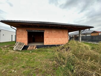 Rozostavaná hrubá stavba, pozemok 692 m2 - Ilava - Klobušice - 7