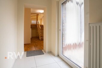 Komfortné bývanie v D. Lužnej – zrekonštruovaný RD s veľkým - 7