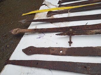 Staré pánty kus 3e - 7